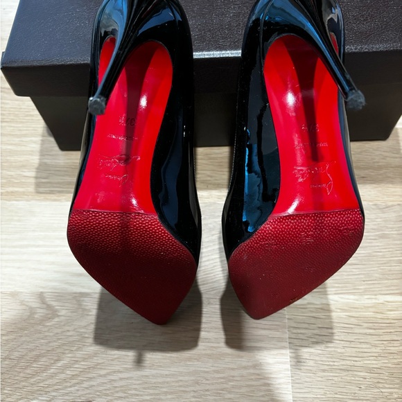 Christian louboutin size 7.5 - Picture 2 of 2